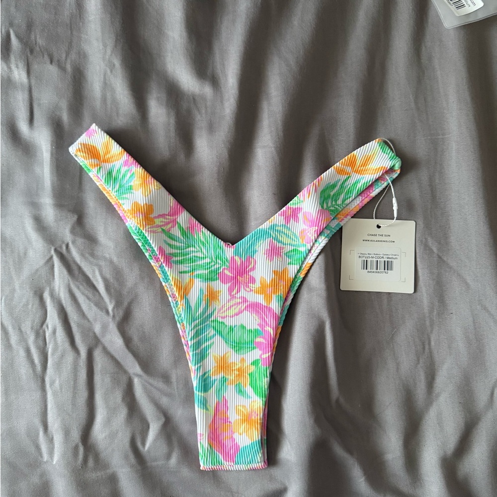 Kulani Kinis Y Cheeky Bikini Bottoms Size Medium NWT Coconut Dreams - Picture 5 of 6